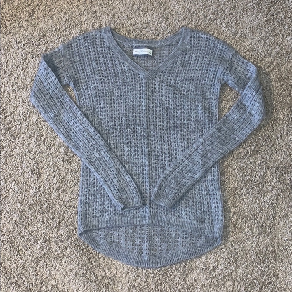 Abercrombie & Fitch gray sweater